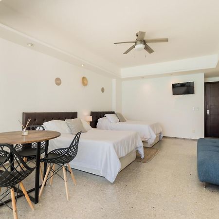 *Turquoise Escape- Beachfront Studio By Casa Paraiso* カンクン エクステリア 写真