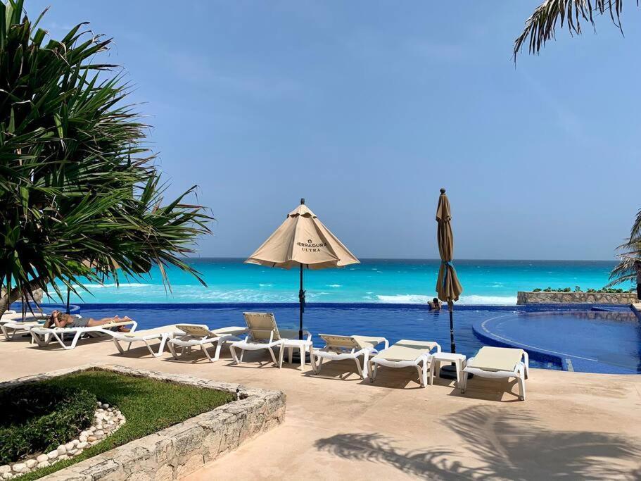 *Turquoise Escape- Beachfront Studio By Casa Paraiso* カンクン エクステリア 写真