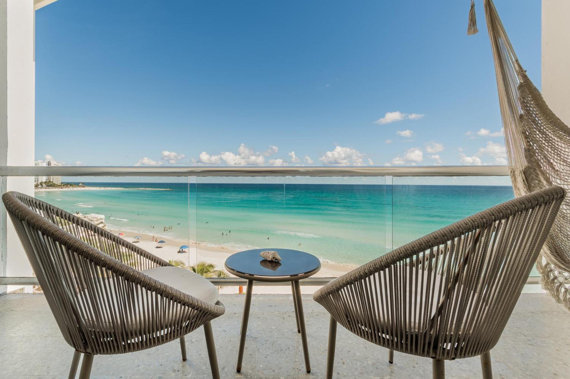 *Turquoise Escape- Beachfront Studio By Casa Paraiso* カンクン エクステリア 写真