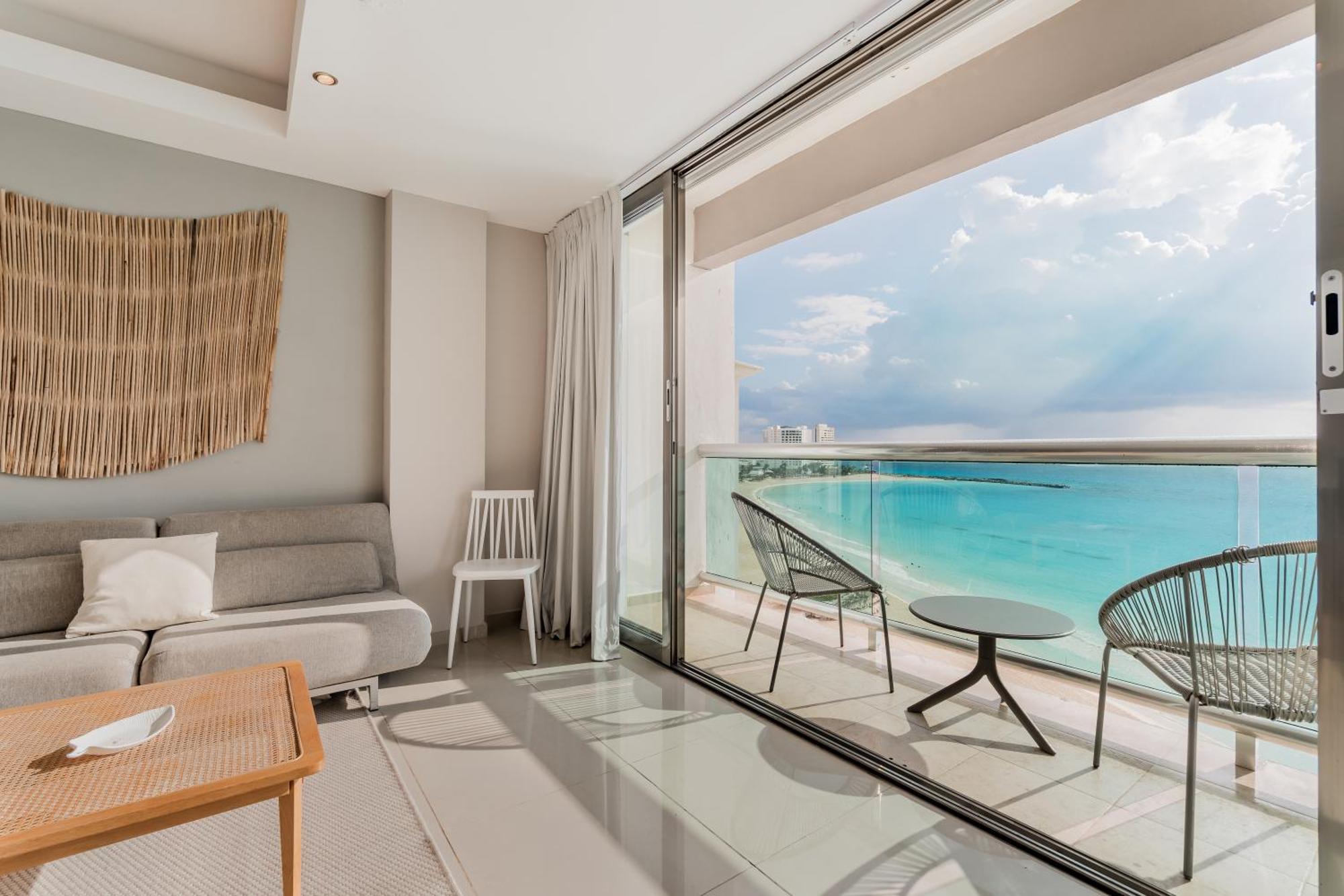 *Turquoise Escape- Beachfront Studio By Casa Paraiso* カンクン エクステリア 写真