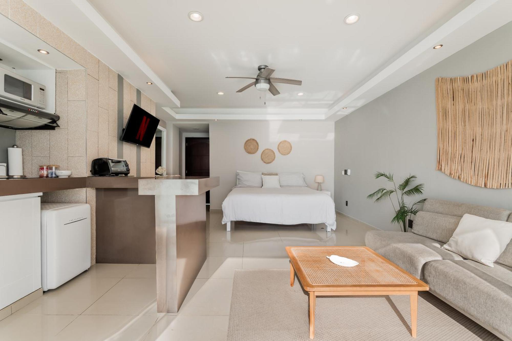 *Turquoise Escape- Beachfront Studio By Casa Paraiso* カンクン エクステリア 写真